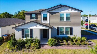5251 Meredrew Ln in St. Cloud, FL - Building Photo