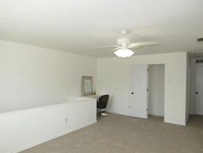 201 Kingsbridge Dr in Garland, TX - Building Photo - Building Photo