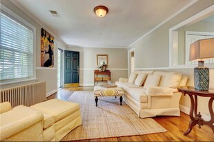 1404 Mallory Ct in Norfolk, VA - Building Photo