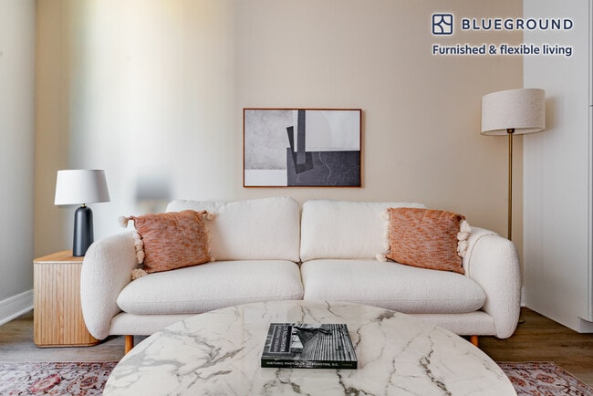 4924 St Elmo Ave in Bethesda, MD - Building Photo - Building Photo