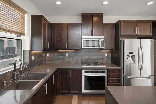 7817 Stylus Dr in San Diego, CA - Building Photo - Building Photo