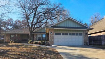 1212 Knights Bridge Rd in Edmond, OK - Building Photo