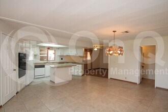 8935 E Fairway Blvd in Sun Lakes, AZ - Building Photo - Building Photo