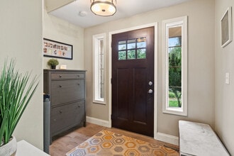 5705 Woodside Dr SE in Salem, OR - Building Photo - Building Photo