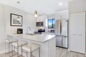 132 Club Dr in Palm Beach Gardens, FL - Building Photo - Building Photo