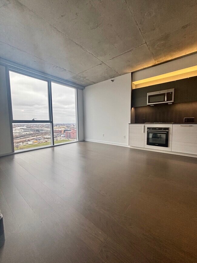1160 N Larrabee St, Unit 1016 in Chicago, IL - Building Photo - Building Photo