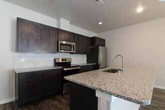 589 S Quillan Pl in Kennewick, WA - Building Photo - Building Photo