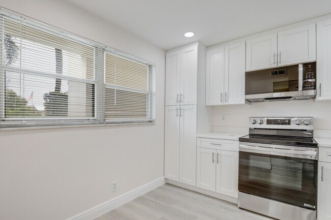3595 Birdie Dr in Greenacres, FL - Building Photo - Building Photo