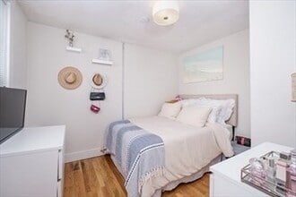 84 Emerson St, Unit 1 in Boston, MA - Building Photo - Building Photo