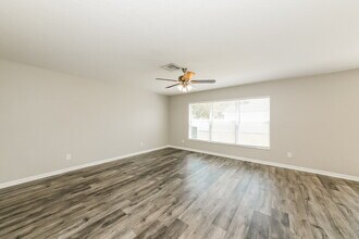 11025 Golden Silence Dr in Riverview, FL - Building Photo - Building Photo