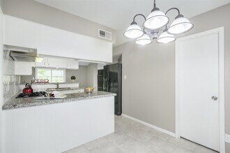 9619 Rockhurst Dr in Houston, TX - Building Photo - Building Photo