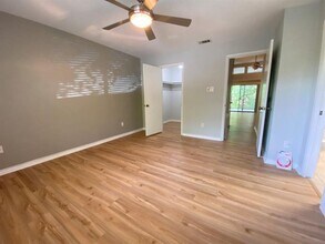 8200 Neely Dr in Austin, TX - Building Photo - Building Photo