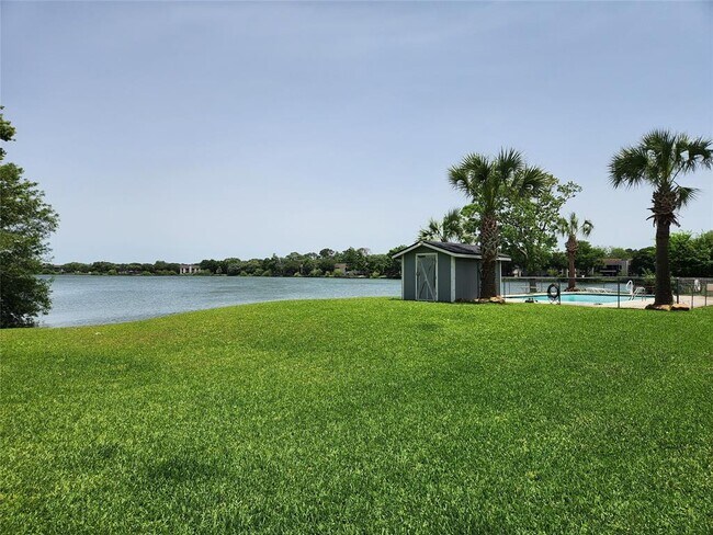 8936 Glacier Ave in Texas City, TX - Building Photo - Building Photo