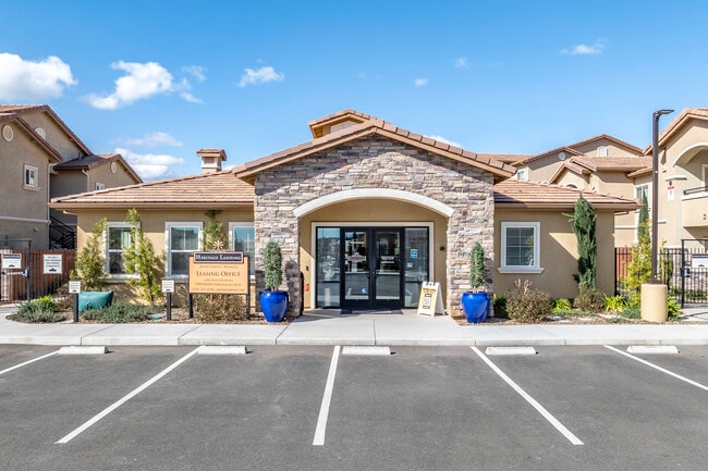 Heritage Landing Apartments in Chico, CA - Building Photo - Building Photo