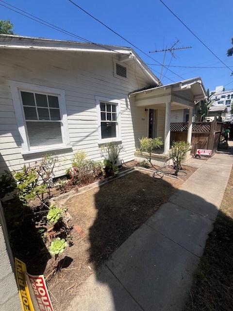 3768 Mentone Ave in Los Angeles, CA - Foto de edificio