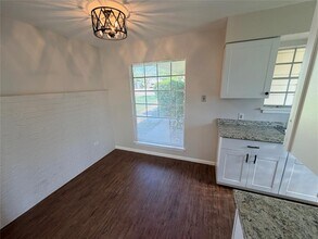 8520 Woodstone Dr in Austin, TX - Building Photo - Building Photo