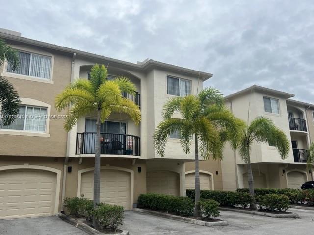 property at 400 Crestwood Ct N