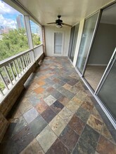 2210 Dorrington St in Houston, TX - Foto de edificio - Building Photo