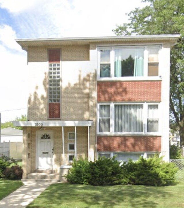 7600 S Laflin St in Chicago, IL - Building Photo