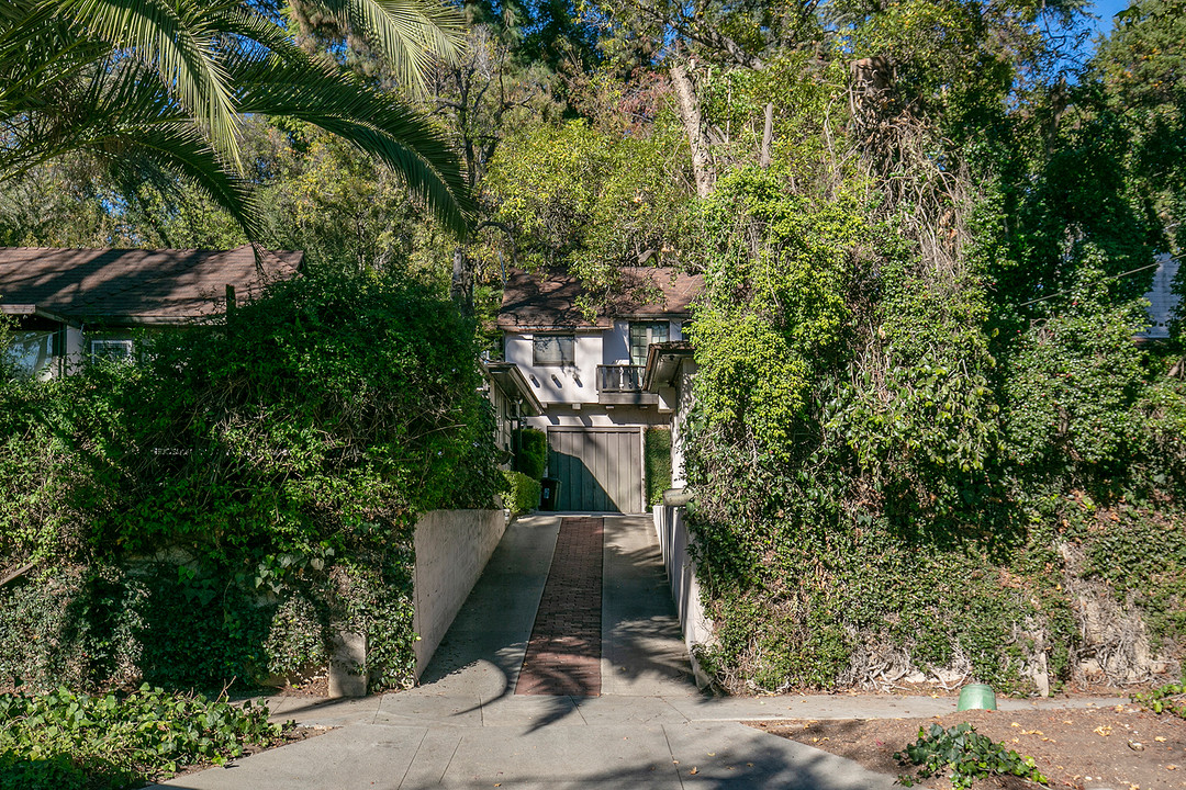 Trophy Property in South Pasadena in South Pasadena, CA - Building Photo