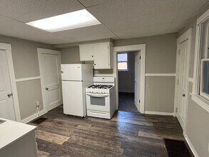 749 Alpine Ave NW, Unit 749 Alpine in Grand Rapids, MI - Building Photo - Building Photo