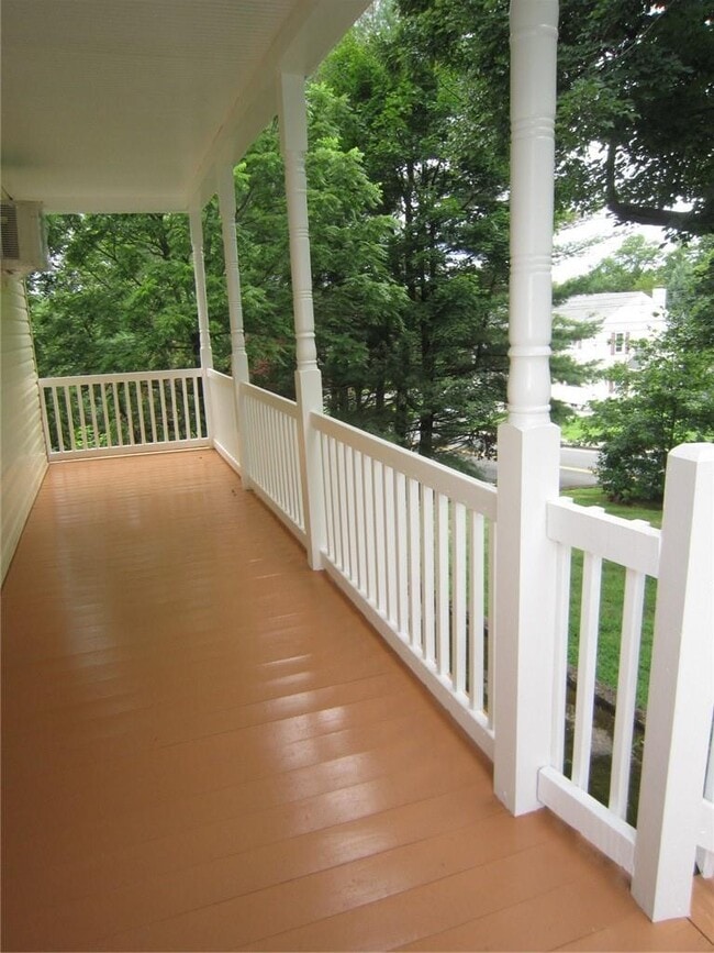 196 Gilbert Ave in Pearl River, NY - Building Photo - Building Photo
