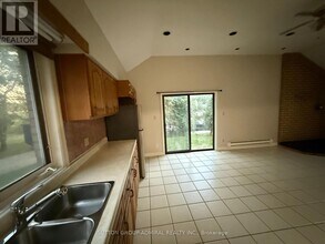 1571 19th Ave in Richmond Hill, ON - Building Photo - Building Photo
