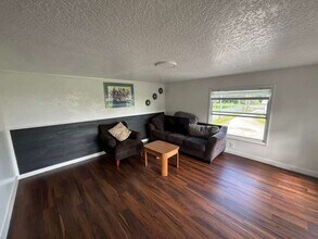 615 Clearlake Rd in Cocoa, FL - Building Photo - Building Photo