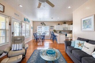 143 S Atlantic Ave in Ormond Beach, FL - Building Photo - Building Photo