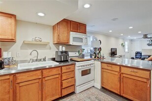 2300 Dante St, Unit 2300 A in New Orleans, LA - Building Photo