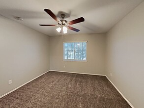 8010 Blackhawk Pass in San Antonio, TX - Foto de edificio - Building Photo