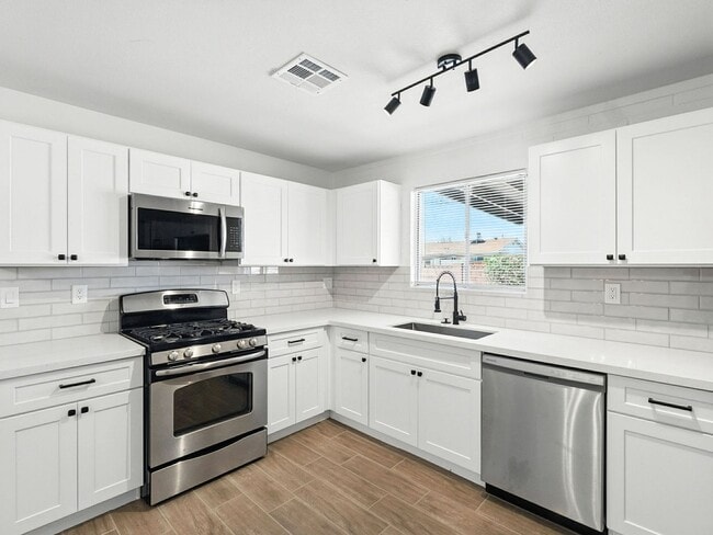 property at 2732 W Tuckey Ln