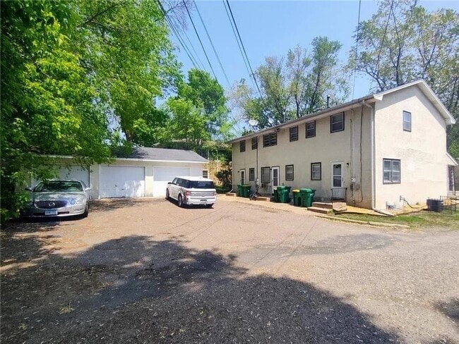 property at 3237 Douglas Dr N