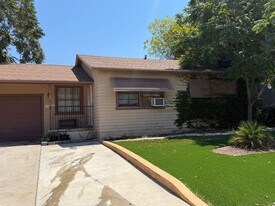 1119 S Washburn Ave in Corona, CA - Building Photo