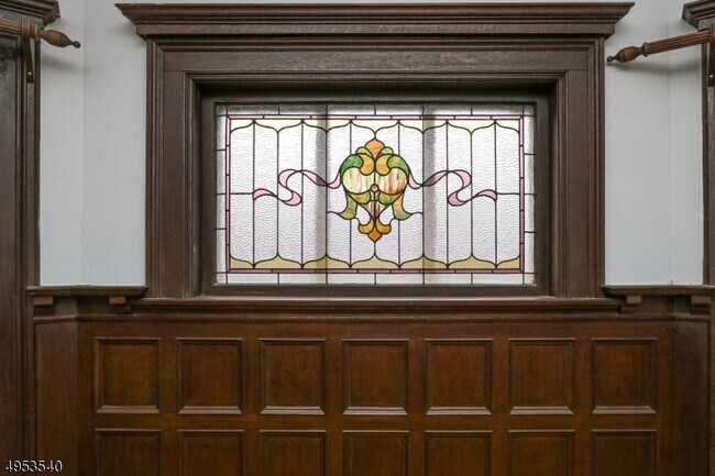 121 Park St-Unit -B in Montclair, NJ - Building Photo - Building Photo