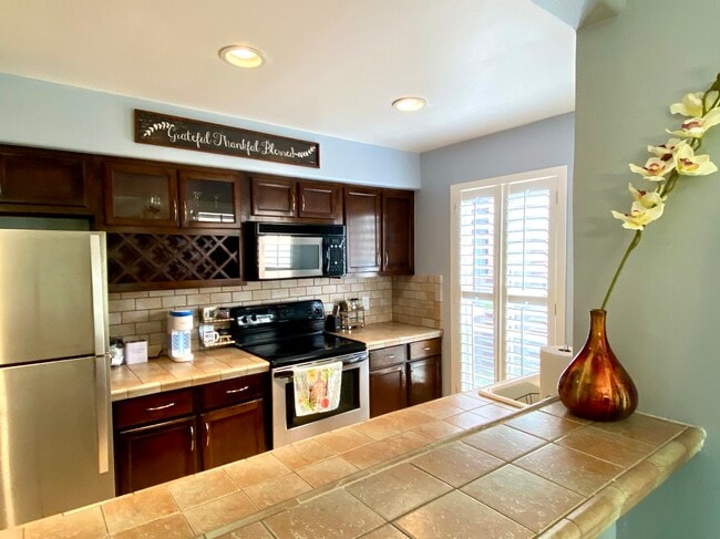 4601 Carmen Ave, Unit 1604 in Rancho Viejo, TX - Foto de edificio - Building Photo