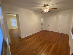 2517 Harris Blvd, Unit C in Austin, TX - Foto de edificio - Building Photo