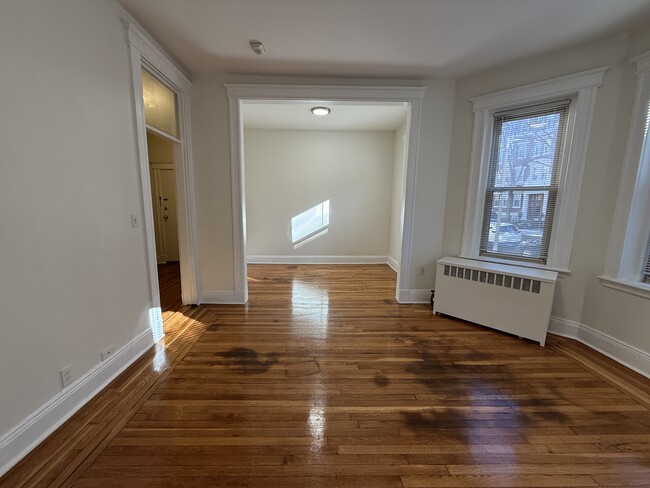 25 Queensberry St, Unit 1 in Boston, MA - Building Photo - Building Photo