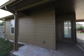 200 McCoy Ln in Hutto, TX - Building Photo - Building Photo