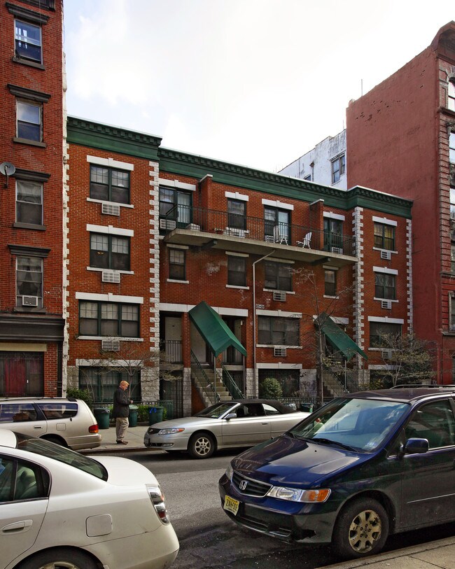 625-629 E 11th St in New York, NY - Building Photo - Building Photo