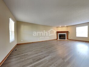 3075 Foxhound Dr in Hamilton, OH - Building Photo - Building Photo