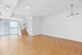 Martel Lofts in Los Angeles, CA - Building Photo - Interior Photo