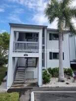 823 Bahia Del Sol Dr in Ruskin, FL - Building Photo