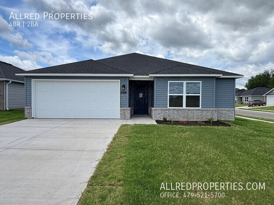 2500 E Jan St in Siloam Springs, AR - Building Photo