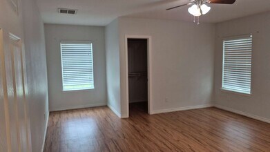 7412 Barbara Ct in Watauga, TX - Foto de edificio - Building Photo