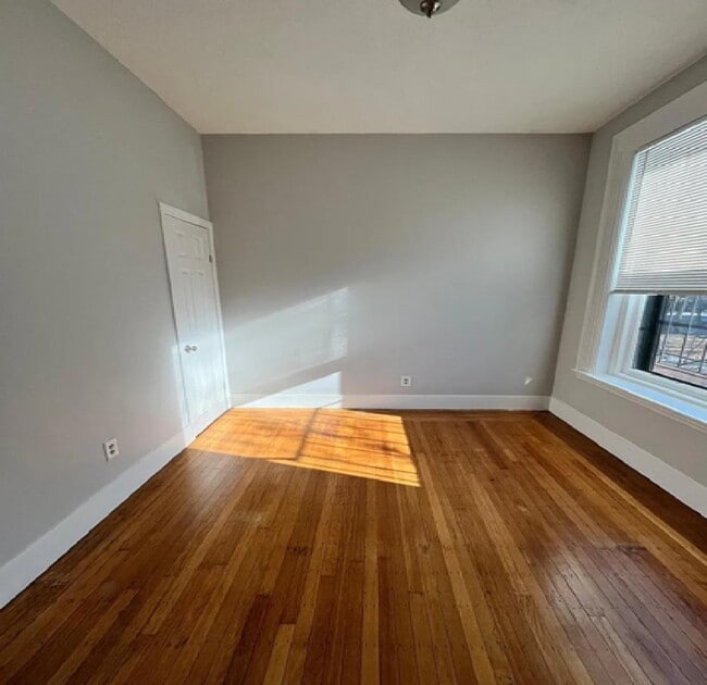 295 Commonwealth Ave in Boston, MA - Foto de edificio - Building Photo