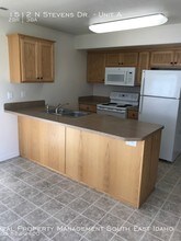 1512 N Stevens Dr-Unit -Unit A in Idaho Falls, ID - Building Photo - Building Photo