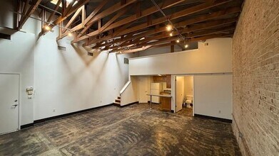 1841 Fulton St in Fresno, CA - Building Photo - Building Photo