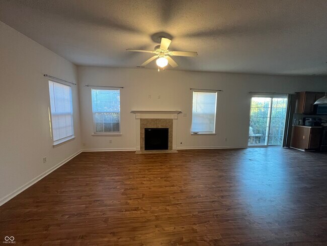 857 Hildebrand Dr in Indianapolis, IN - Building Photo - Building Photo