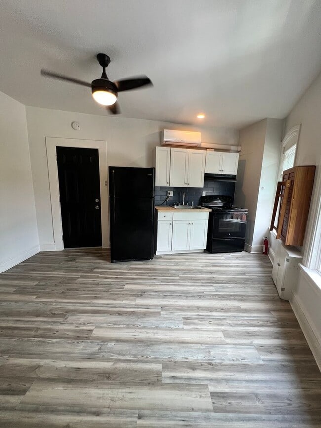 property at 559-561 Manor St
